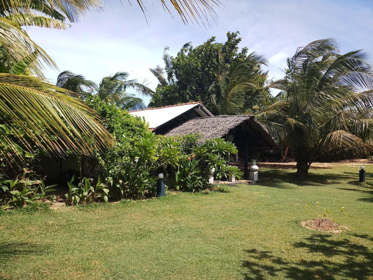 Villa Nilaveli Cabana Екстер'єр фото