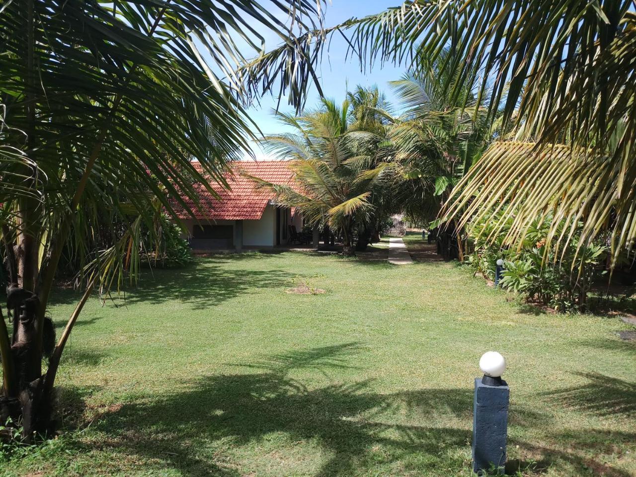 Villa Nilaveli Cabana Екстер'єр фото